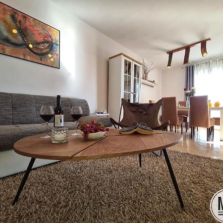 Apartment Valery Pula Extérieur photo